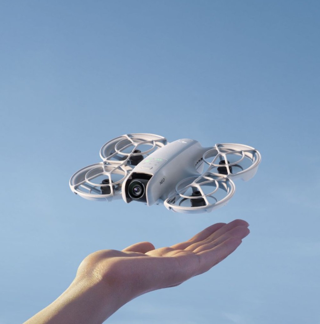 Il drone "Neo" di DJI è fatto per scattare selfie