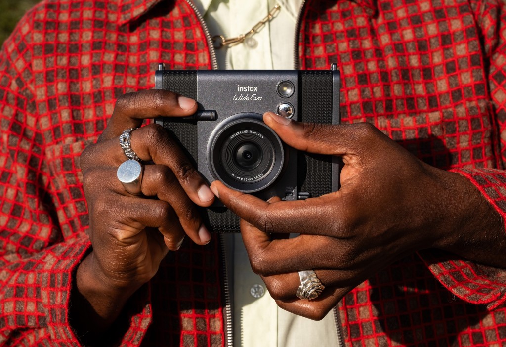 La Fujifilm Instax Mini Evo è cresciuta