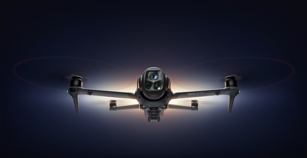 Il drone Mavic 4 Pro di DJI è dotato di una fotocamera da 100MP