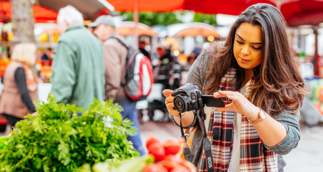 NUOVA CANON EOS 200D